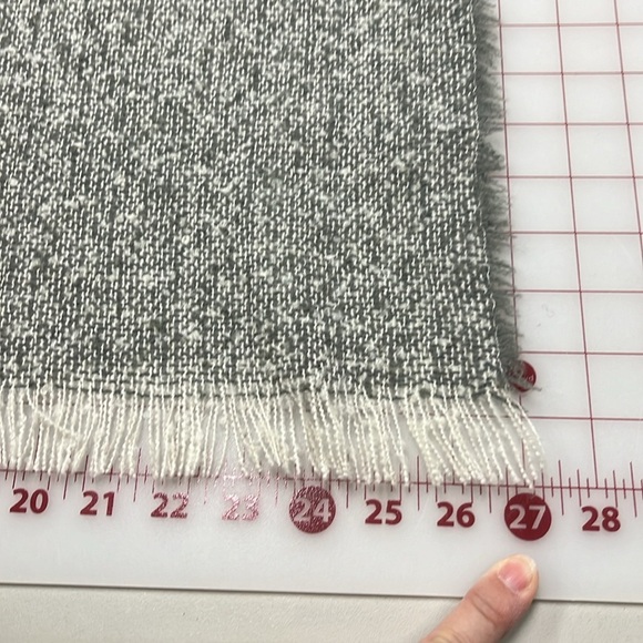 ARIANNA BY HOWARD'S NWT Soft Pink And Grey Woven Fringed Boho Scarf 27" X 72" - Picture 15 of 16